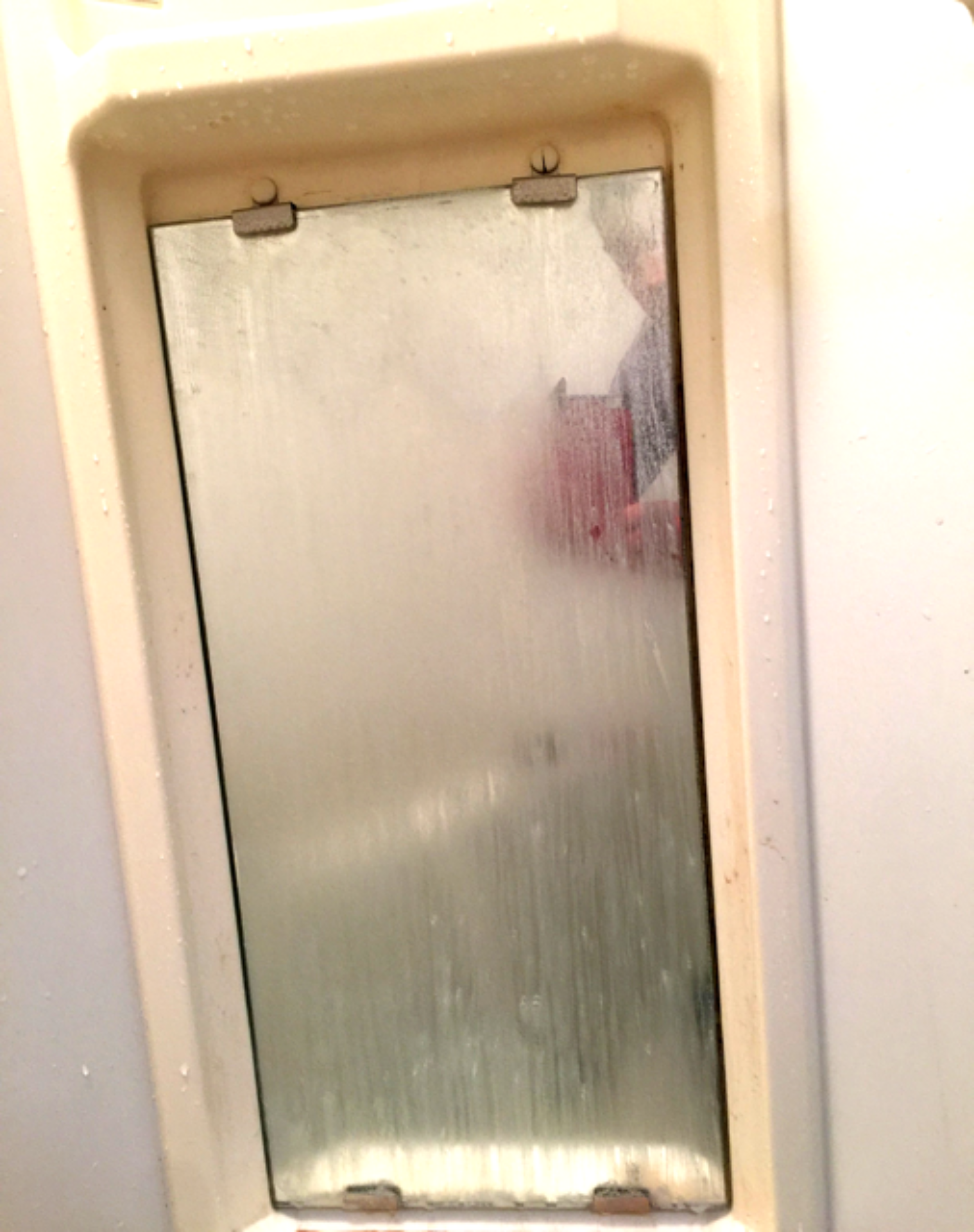 浴室の鏡鱗画像